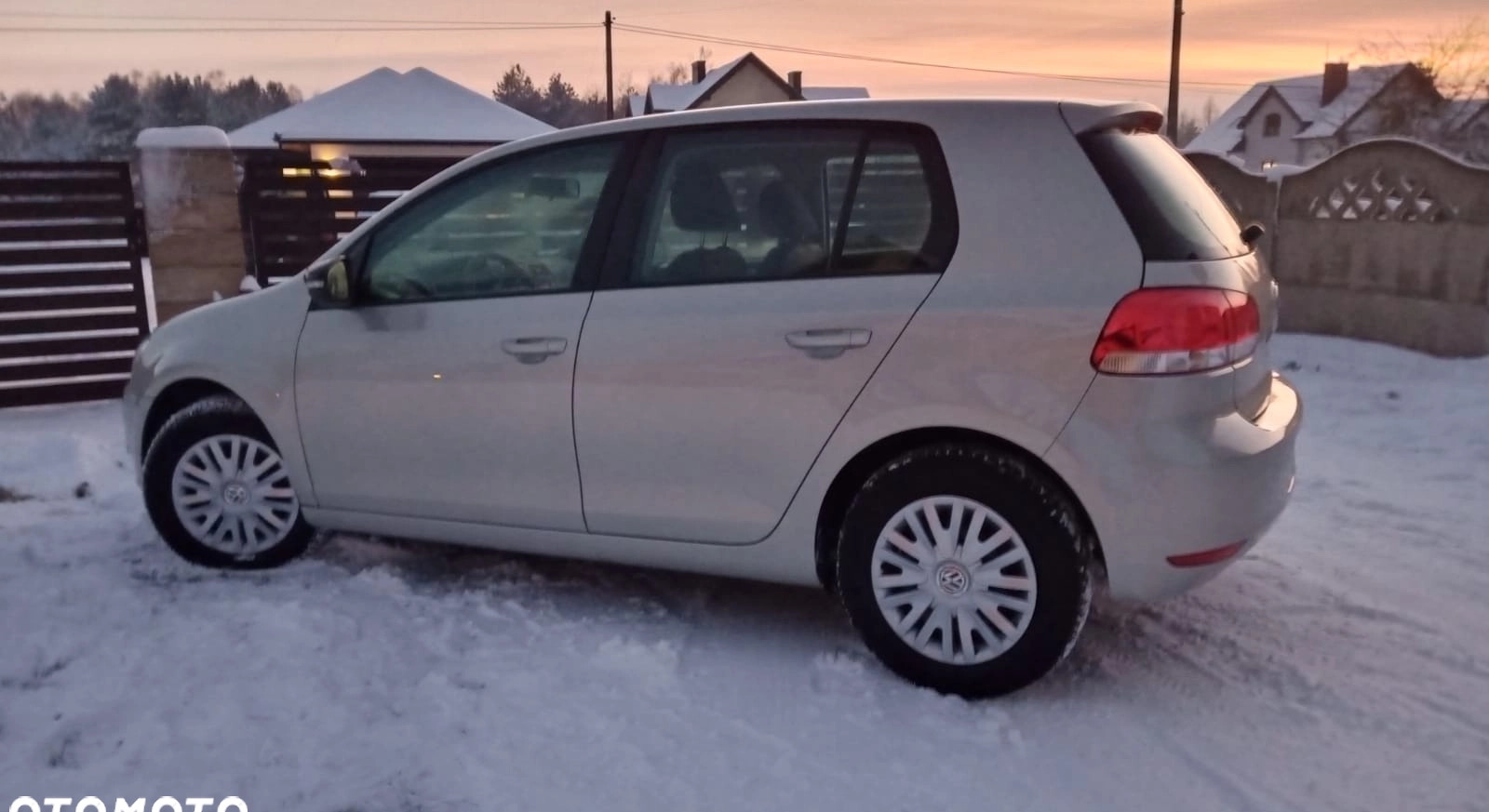 Volkswagen Golf cena 25300 przebieg: 196000, rok produkcji 2010 z Kielce małe 172